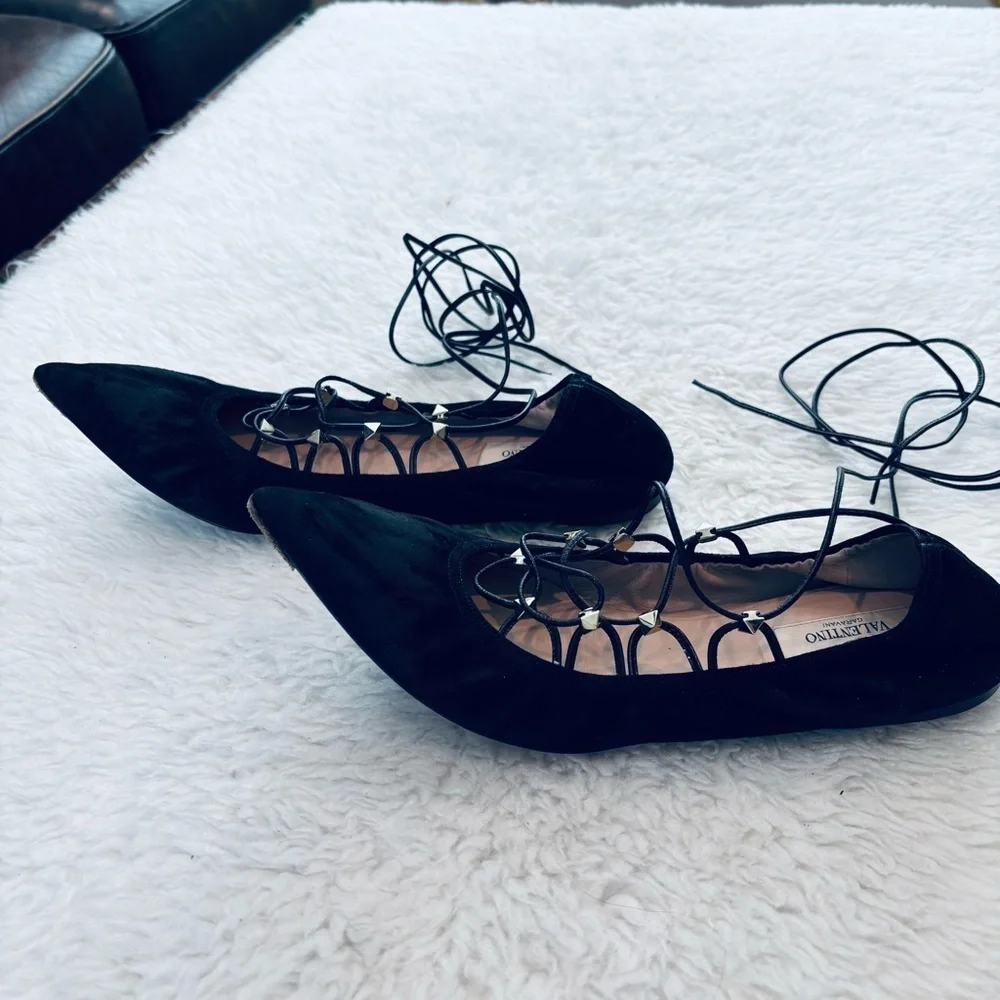 Garavani Valentino Strappy Black Suede Leather Lace-Up Flats size EU 40 US 8
